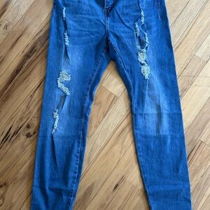 Trendy Distressed Skinny Jeans in Blue
